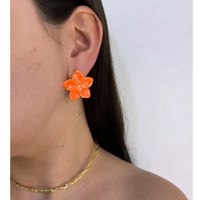 Brinco flor laranja neon