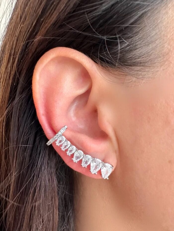 Brinco earcuff gota prata no cristal