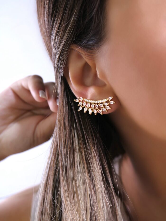 Brinco earcuff Claudia no dourado