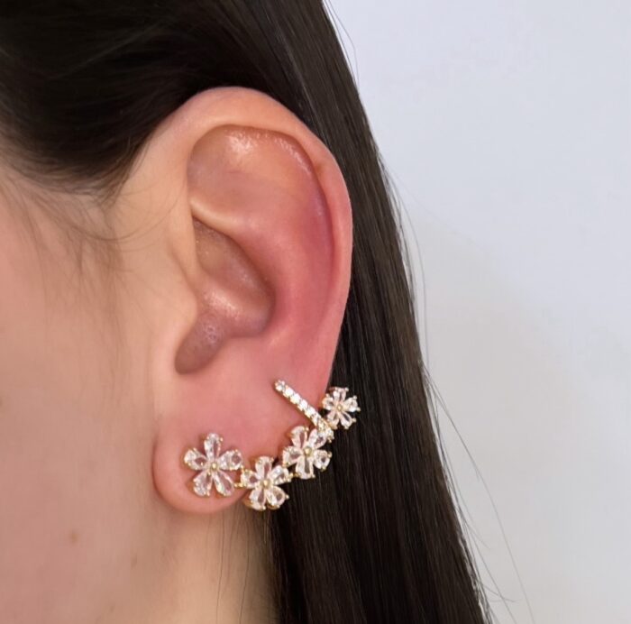 Brinco earcuff flor