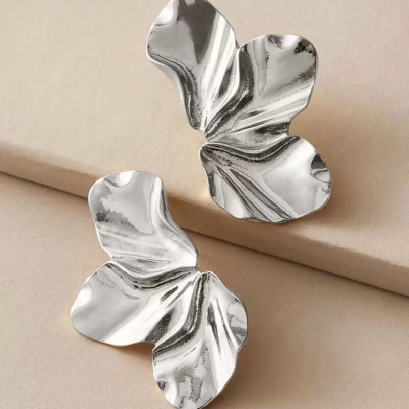 Brinco meia flor grande no prata