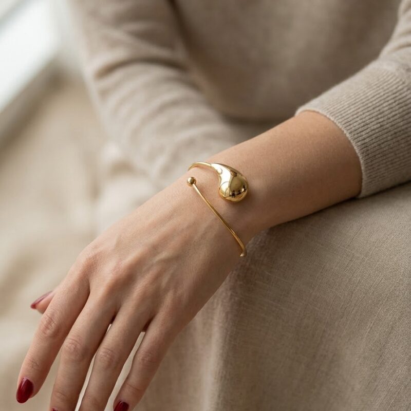Bracelete folheado vírgula dourado