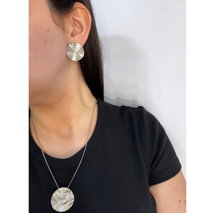 Conjunto botão prata martelado