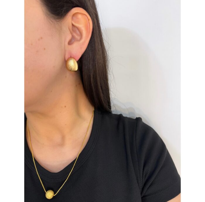 Conjunto dourado fosco