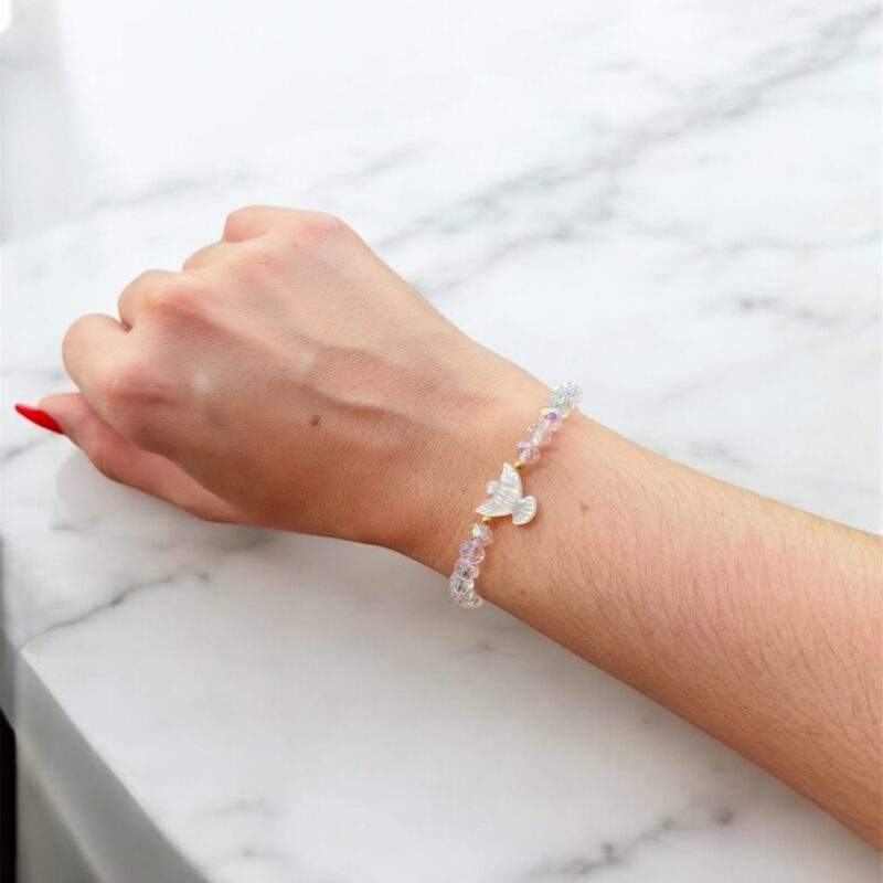 Pulseira Espírito Santo madrepérola com cristais furta-cor