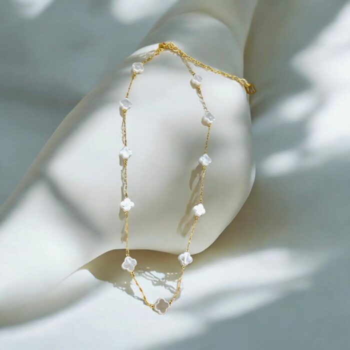Choker folheada trevo pérola - Imagem 2