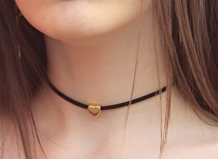 Choker courinho coração