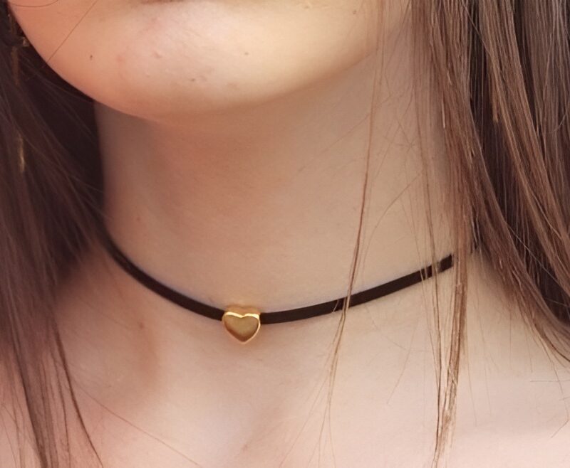 Choker courinho coração