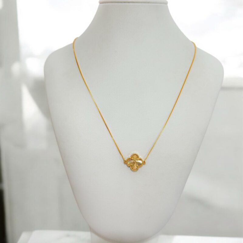 Colar trevo folheado