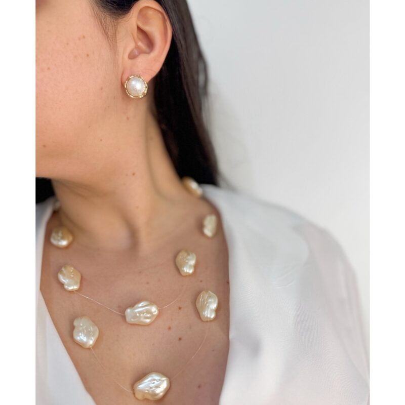 Colar inspiração pérola barroca no nylon