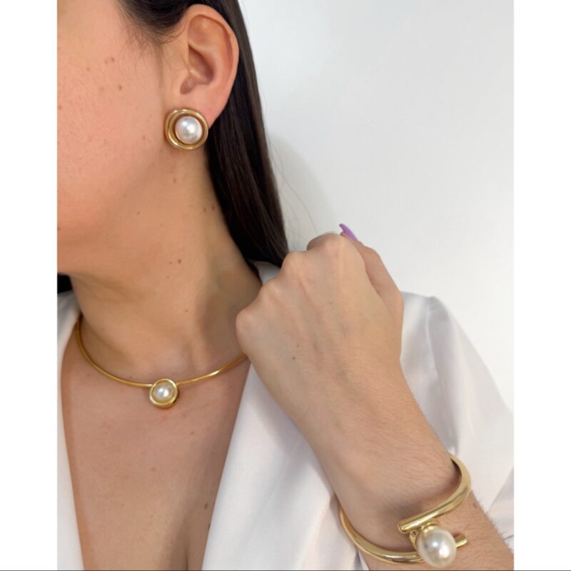 Choker aro pérola redonda no dourado