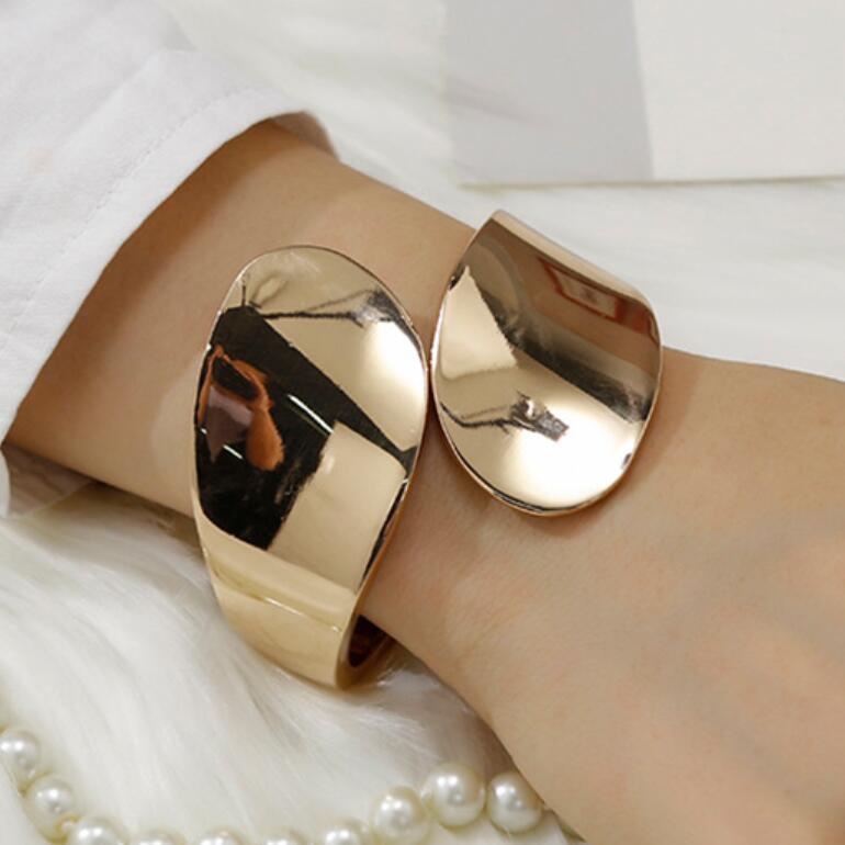 Bracelete gota dupla dourado liso