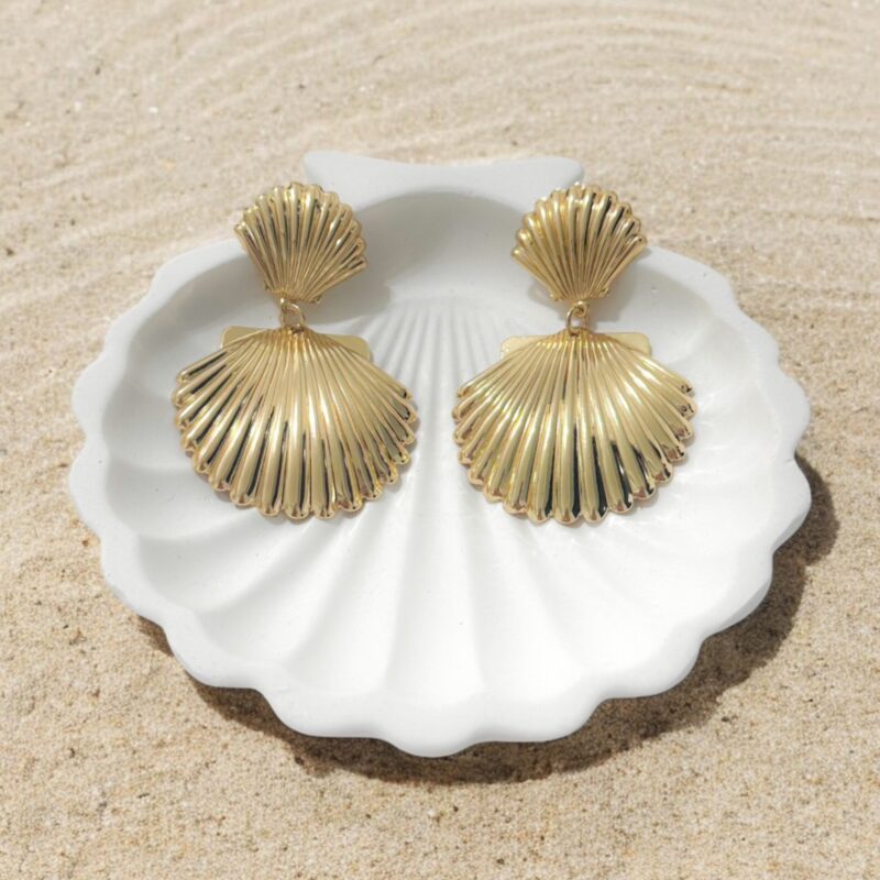 Brinco folheado concha dupla