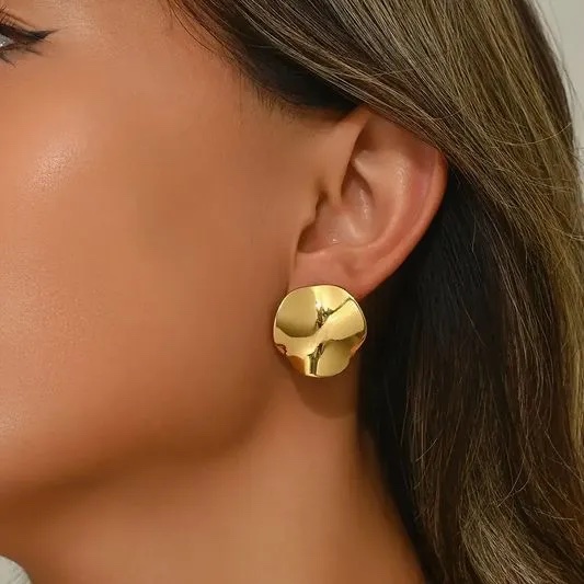 Brinco botão orgânico dourado aço inox