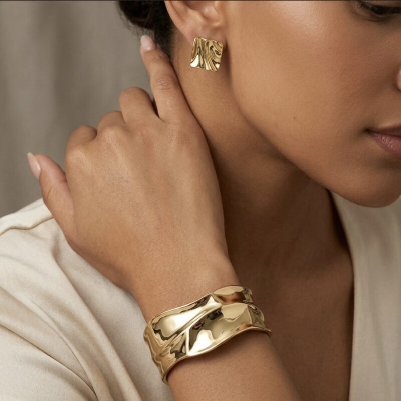 Bracelete orgânico dourado