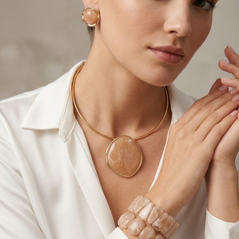 Choker aro nude